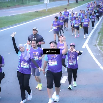 Runner Photo 8244111