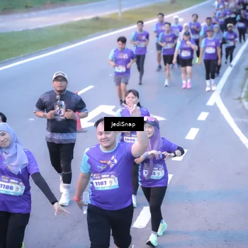Runner Photo 8244171