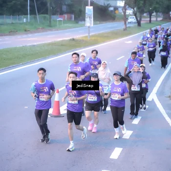Runner Photo 8244316