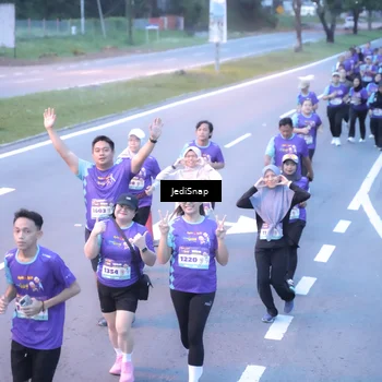 Runner Photo 8244319