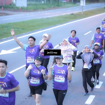 Runner Photo 8244342