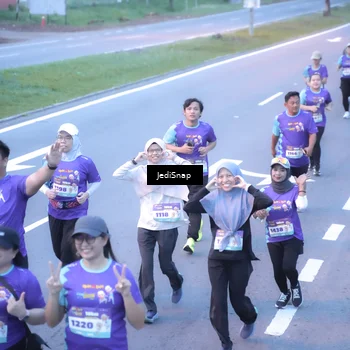 Runner Photo 8244356