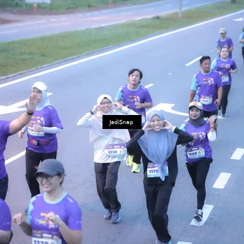 Runner Photo 8244358