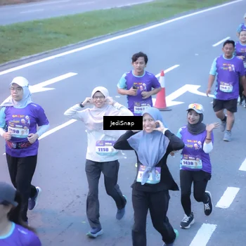 Runner Photo 8244373
