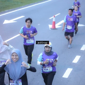 Runner Photo 8244396