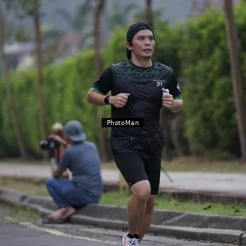 Runner Photo 8244415