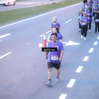 Runner Photo 8244429