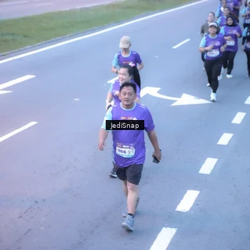 Runner Photo 8244449