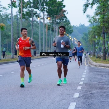 Runner Photo 8244545