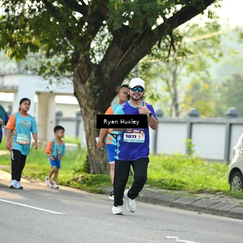 Runner Photo 8244652