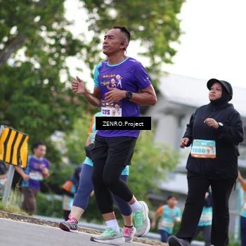 Runner Photo 8245006