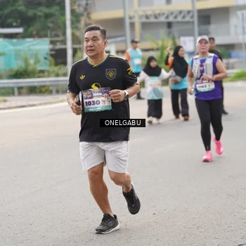 Runner Photo 8245302