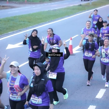 Runner Photo 8245332