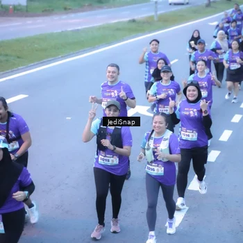 Runner Photo 8245351