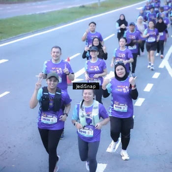 Runner Photo 8245391
