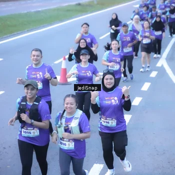 Runner Photo 8245400