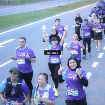 Runner Photo 8245409