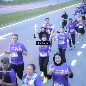 Runner Photo 8245416