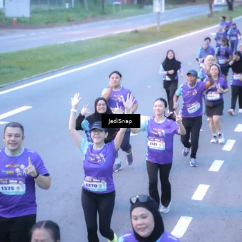 Runner Photo 8245428
