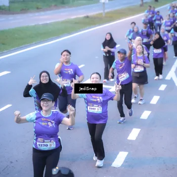 Runner Photo 8245429