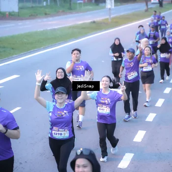 Runner Photo 8245436