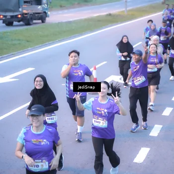 Runner Photo 8245444