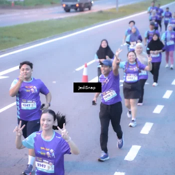 Runner Photo 8245480
