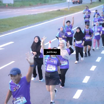Runner Photo 8245499