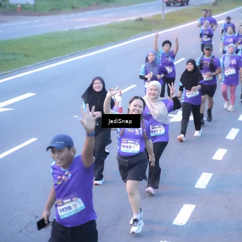 Runner Photo 8245551