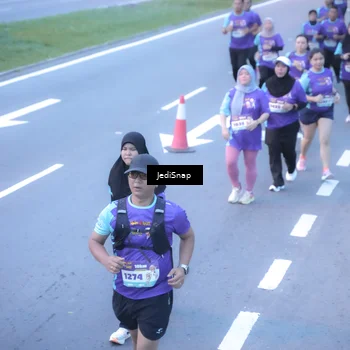 Runner Photo 8245603