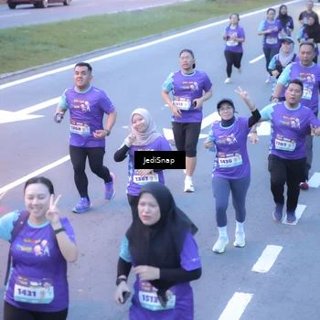 Runner Photo 8245728