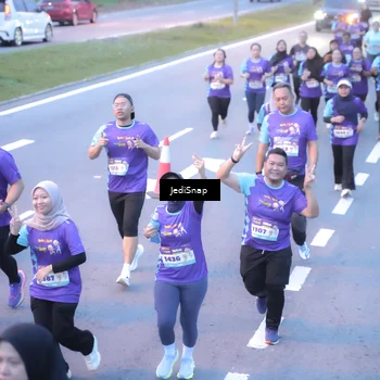 Runner Photo 8245733