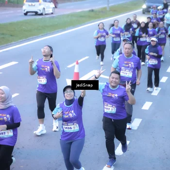 Runner Photo 8245743