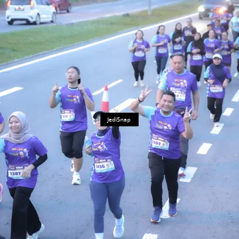Runner Photo 8245749