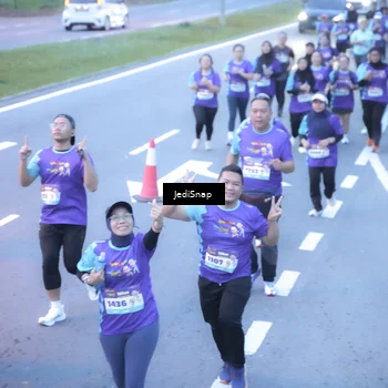 Runner Photo 8245756