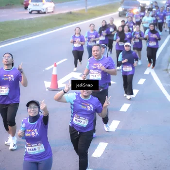 Runner Photo 8245761
