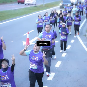 Runner Photo 8245767