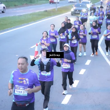 Runner Photo 8245813
