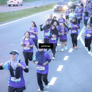 Runner Photo 8245825