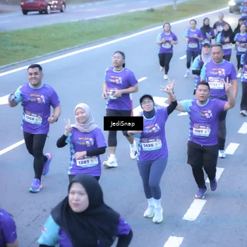 Runner Photo 8245842