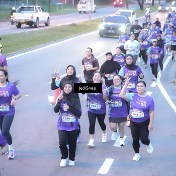 Runner Photo 8245863