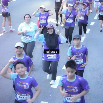 Runner Photo 8246047