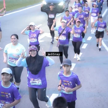 Runner Photo 8246056