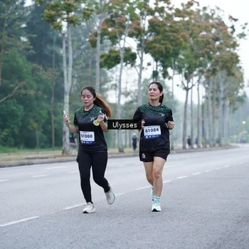 Runner Photo 8246100