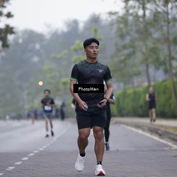 Runner Photo 8246483