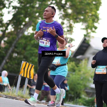 Runner Photo 8247408