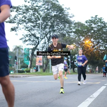 Runner Photo 8248255