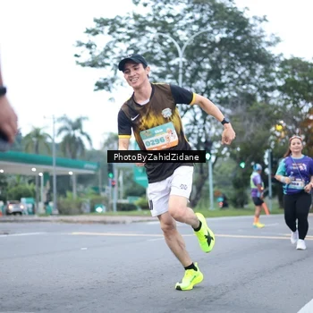 Runner Photo 8248331
