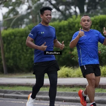 Runner Photo 8248336