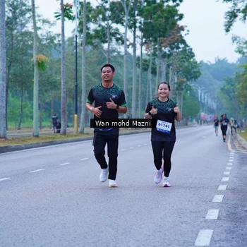 Runner Photo 8248355